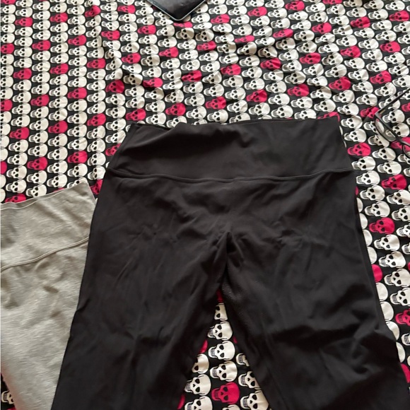 lululemon athletica Black and Gray Leggings - Picture 2 of 2